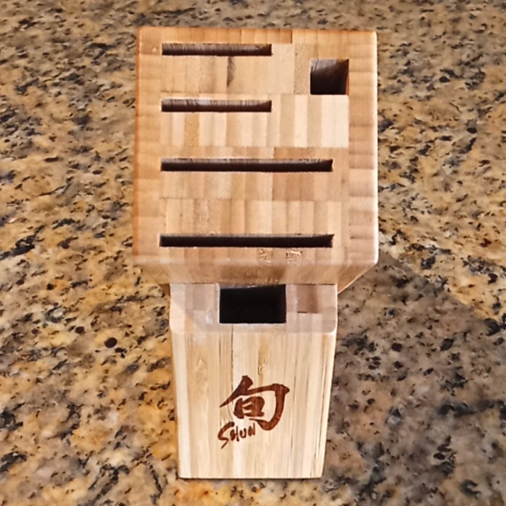 SHUN 6 Slot Slim Bamboo Knife Storage Block. Never Been Used. Great Condition.